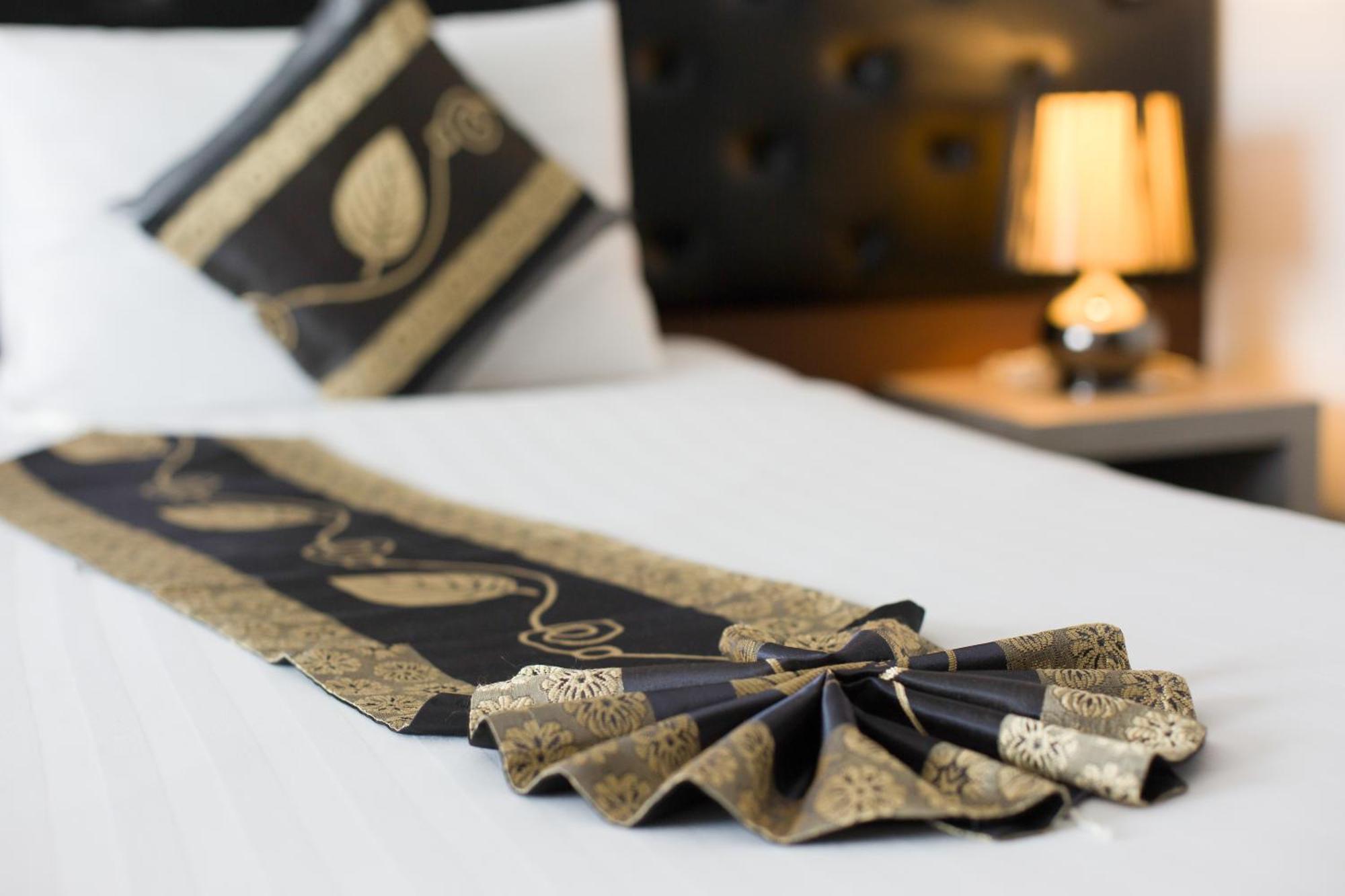 Hemingways Silk Hotel Patong المظهر الخارجي الصورة