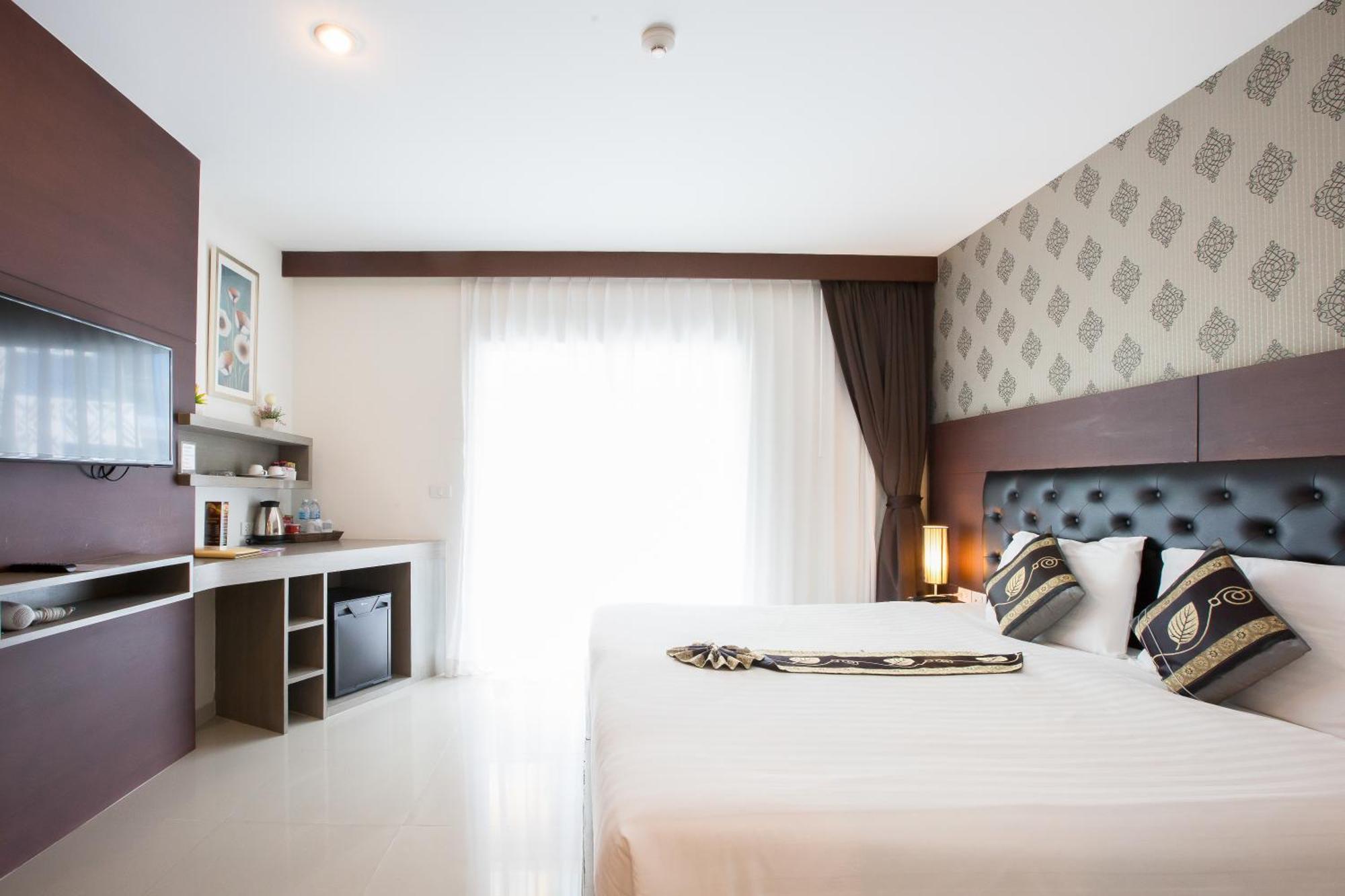 Hemingways Silk Hotel Patong المظهر الخارجي الصورة
