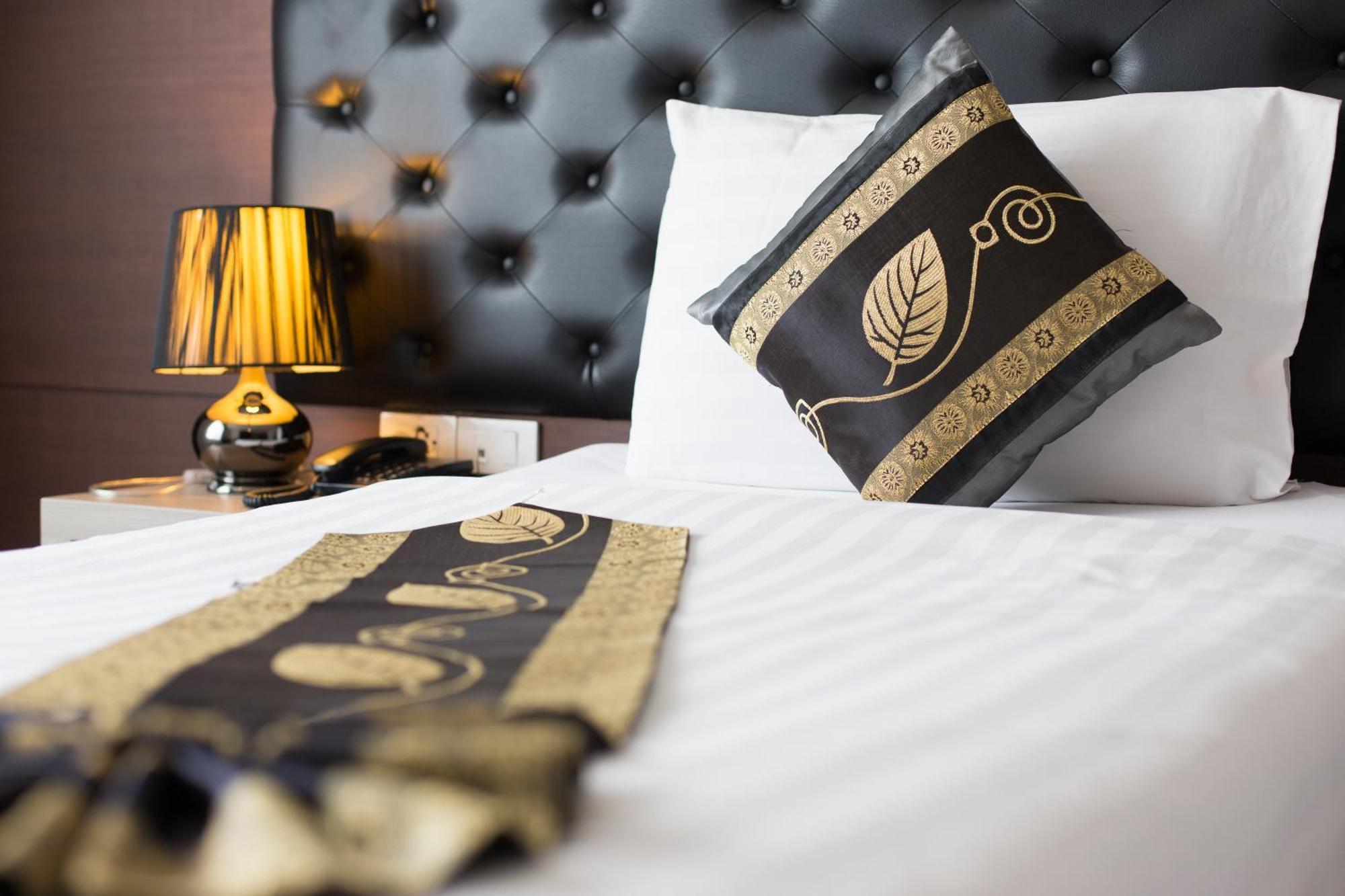 Hemingways Silk Hotel Patong المظهر الخارجي الصورة