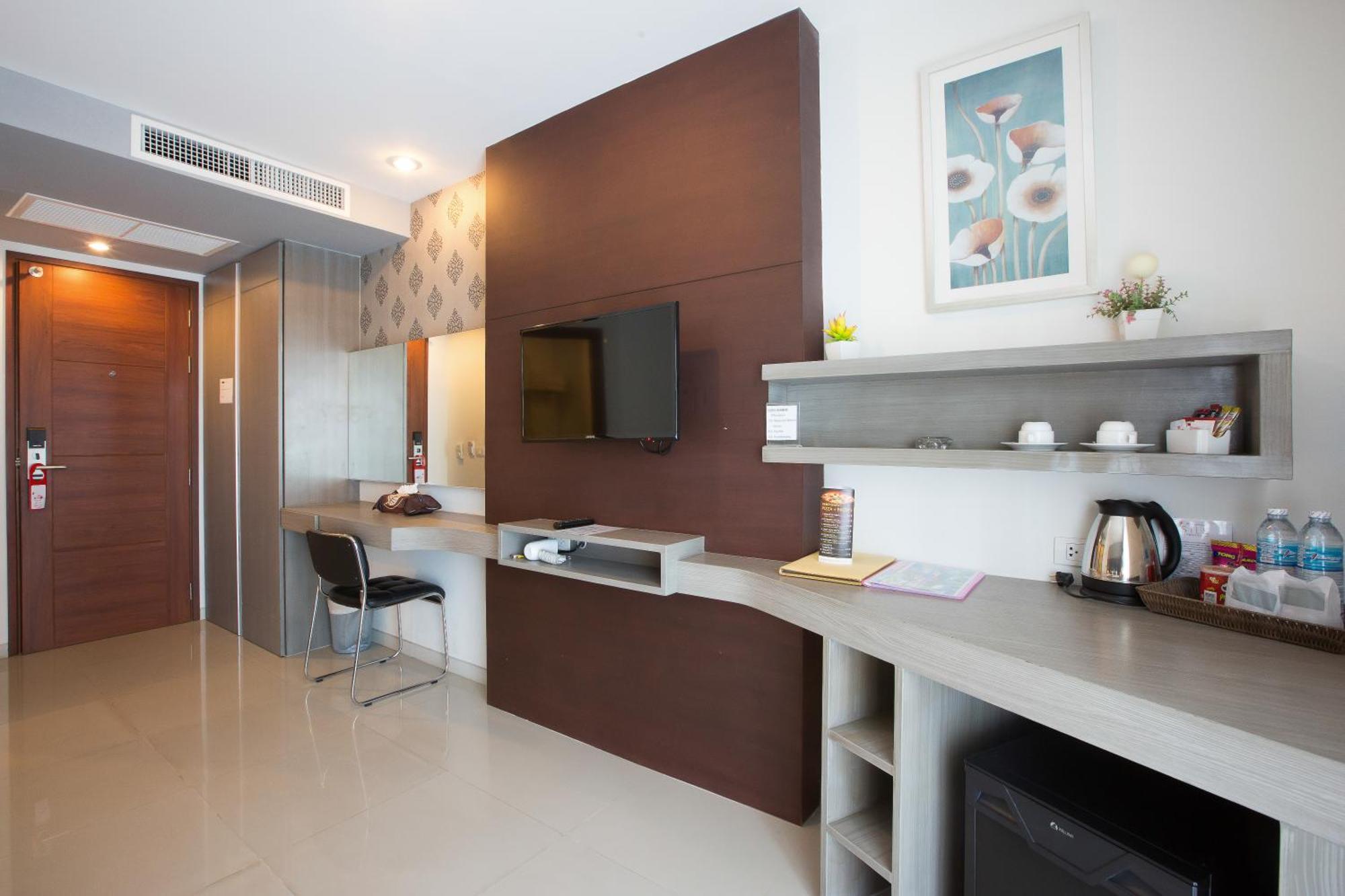 Hemingways Silk Hotel Patong المظهر الخارجي الصورة